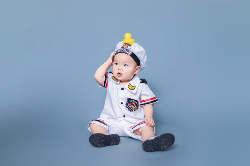 丹东宝宝老摇头怎么回事